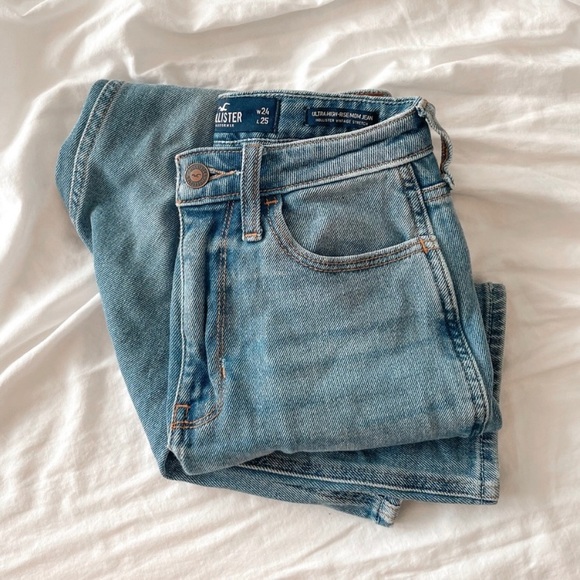Hollister Ultra High Rise Mom Jean 0 Short - Picture 2 of 6